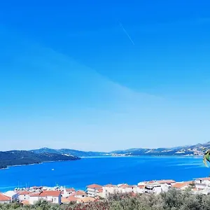 dream-view-apartments-dalmatia.hotels-in-trogir.com/